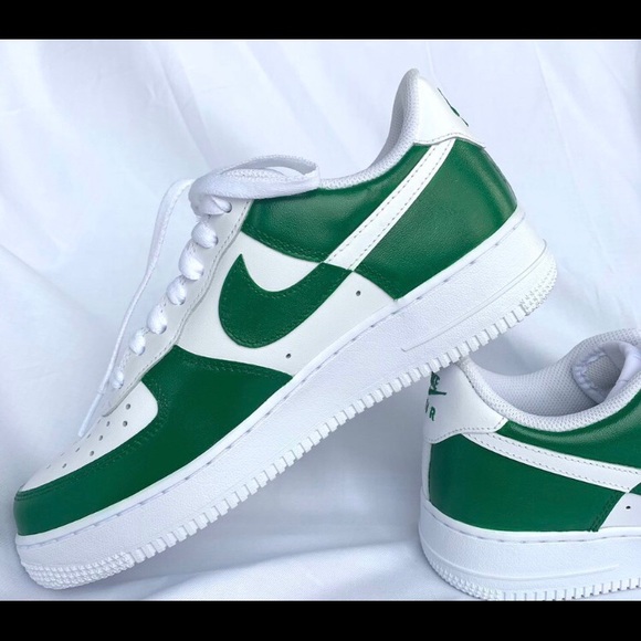 Men’s Nike Air Force 1s - Picture 3 of 4
